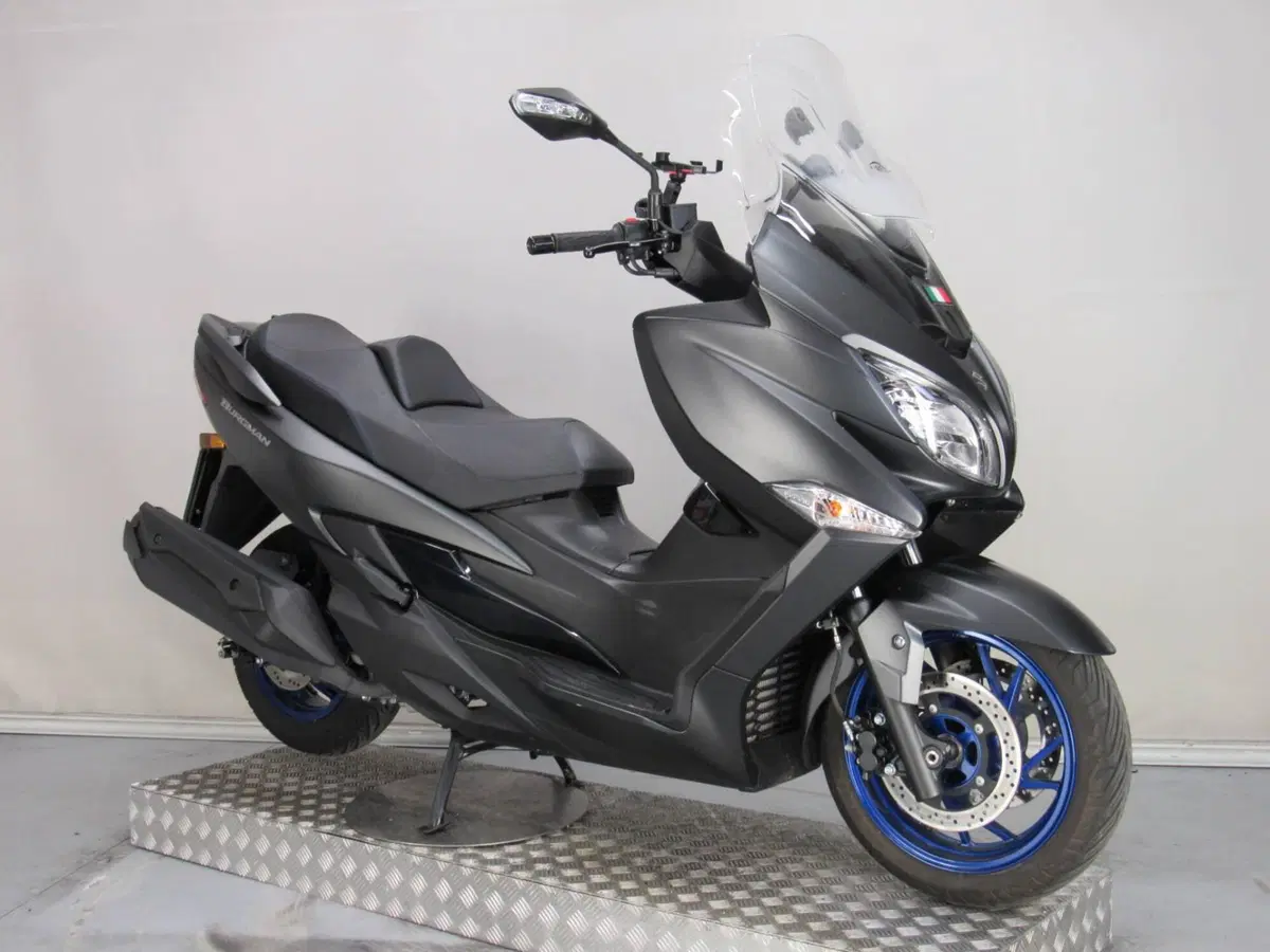 Suzuki Burgman AN 400 (2017 - 20) (9)