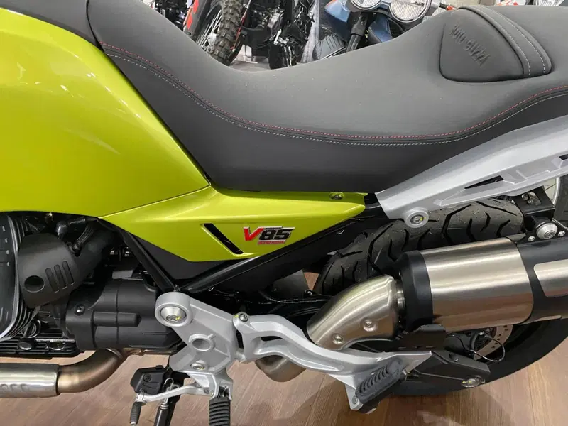 Moto Guzzi V85 Strada (2024 - 26) (4)