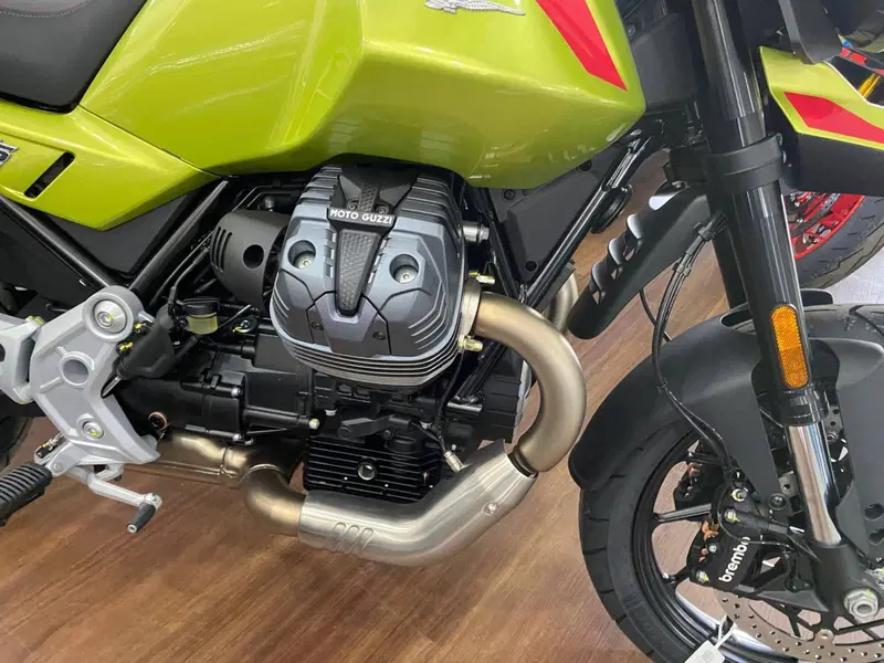 Moto Guzzi V85 Strada (2024 - 26) (6)