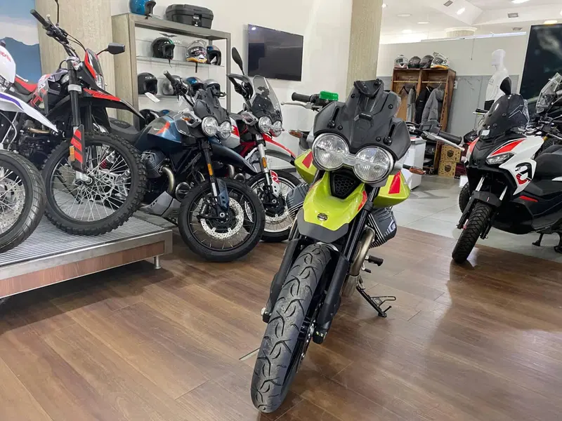 Moto Guzzi V85 Strada (2024 - 26) (8)