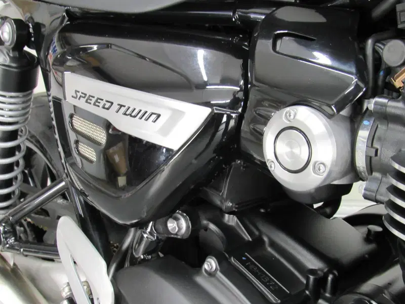 Triumph Speed Twin 1200 (2021 - 24) (10)