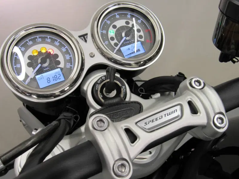 Triumph Speed Twin 1200 (2021 - 24) (13)