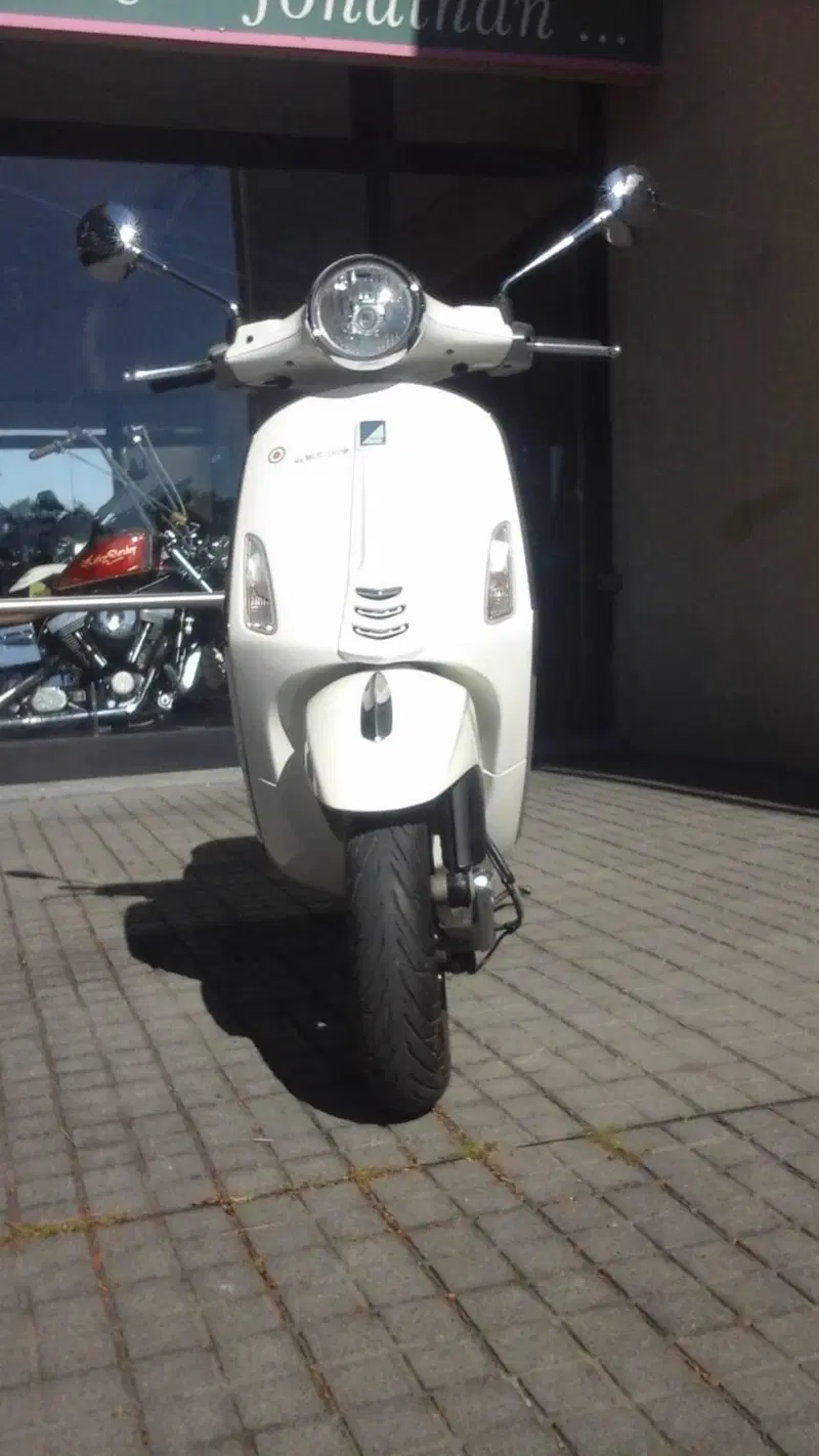 Vespa Primavera 50 4T (2014 - 17) (3)