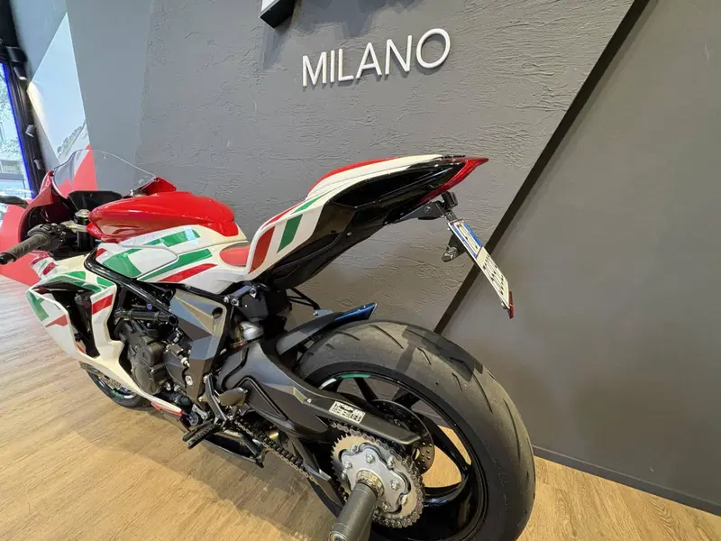 MV Agusta F3 800 RC (2022 - 25) (6)