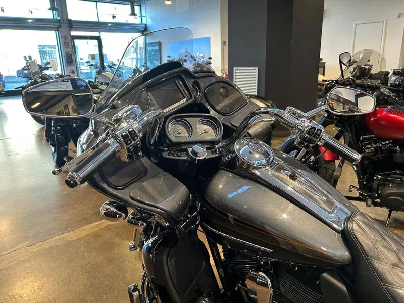 Harley-Davidson 1800 Road Glide Ultra (2014 - 16) - FLTRUSE (3)