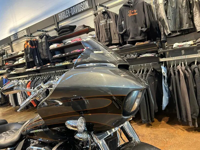Harley-Davidson 1800 Road Glide Ultra (2014 - 16) - FLTRUSE (4)
