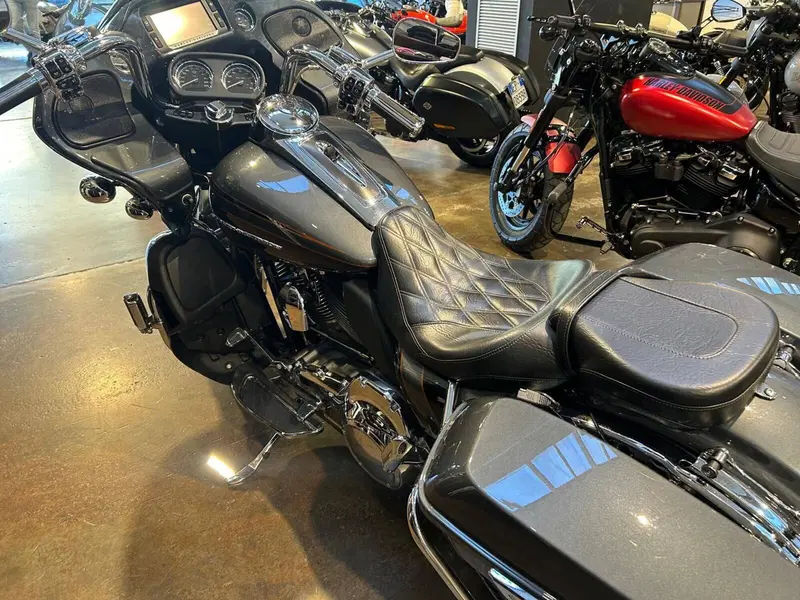 Harley-Davidson 1800 Road Glide Ultra (2014 - 16) - FLTRUSE (6)