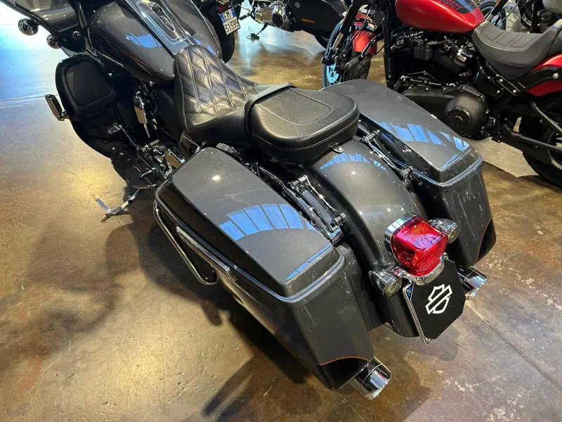 Harley-Davidson 1800 Road Glide Ultra (2014 - 16) - FLTRUSE (7)