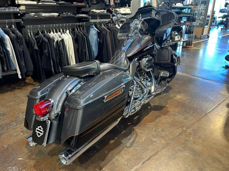 Harley-Davidson 1800 Road Glide Ultra (2014 - 16) - FLTRUSE (10)