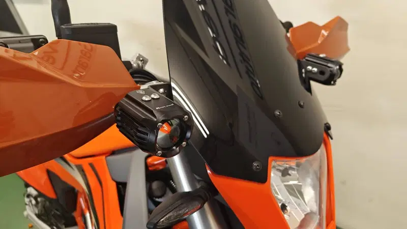 KTM 690 Enduro R (2022 - 25) (3)