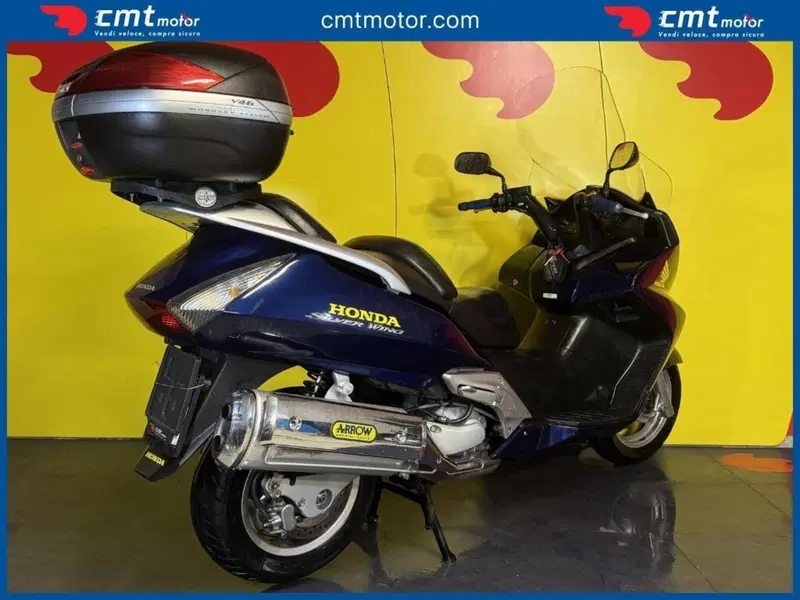 Honda Silver Wing 600 (2001 - 05) (4)