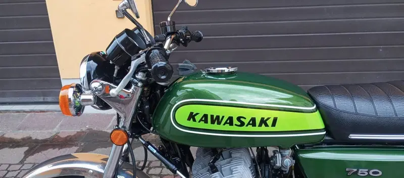 Kawasaki 750 mach 4 H2B (8)