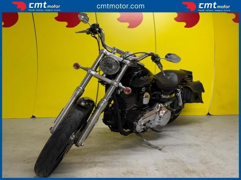 Harley-Davidson 1690 Super Glide Custom (2014) - FXDC (2)