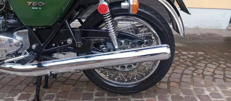 Kawasaki 750 mach 4 H2B (10)