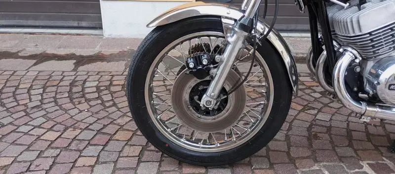 Kawasaki 750 mach 4 H2B (13)