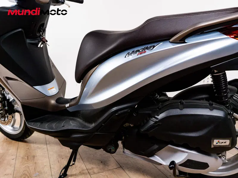Piaggio Liberty 150 i-get ABS (2016) (9)