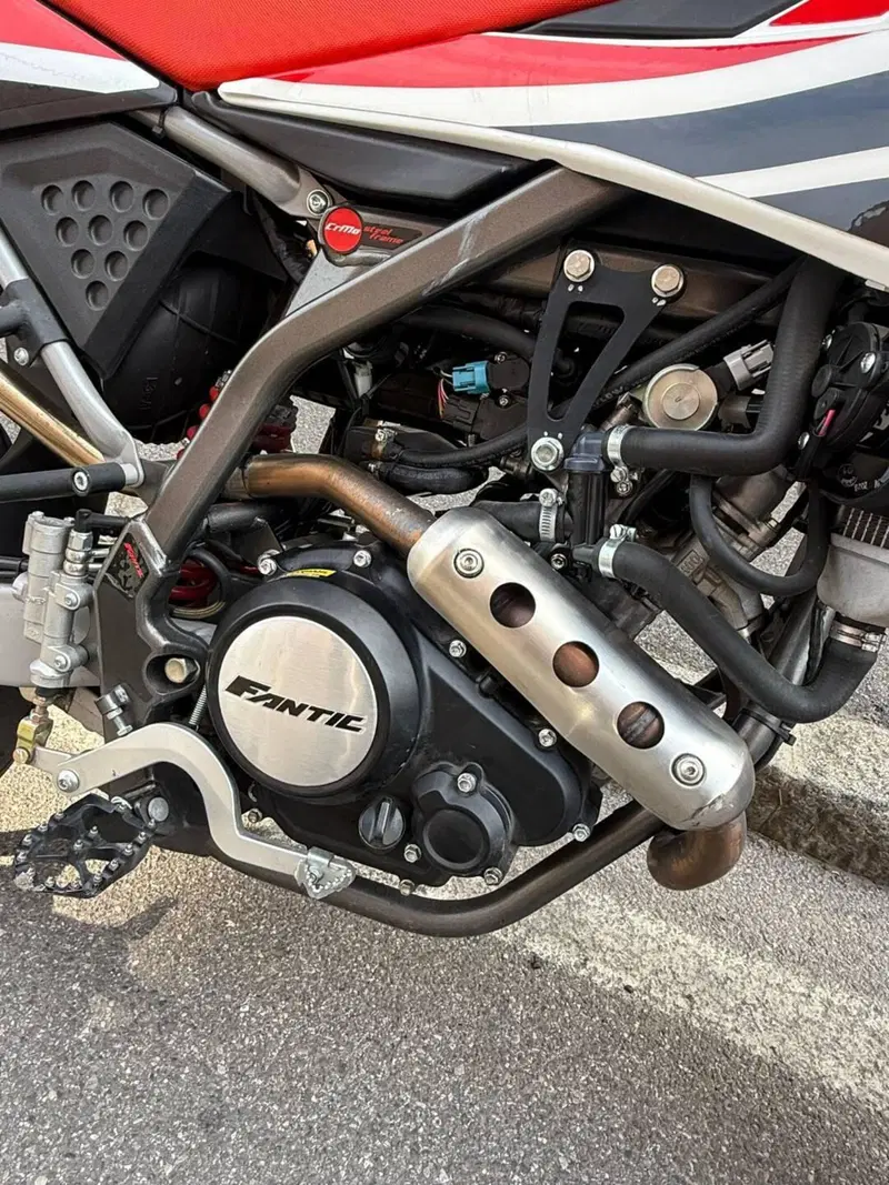 Fantic Motor XMF 125 Motard Performance 4t (2021 - 22) (3)