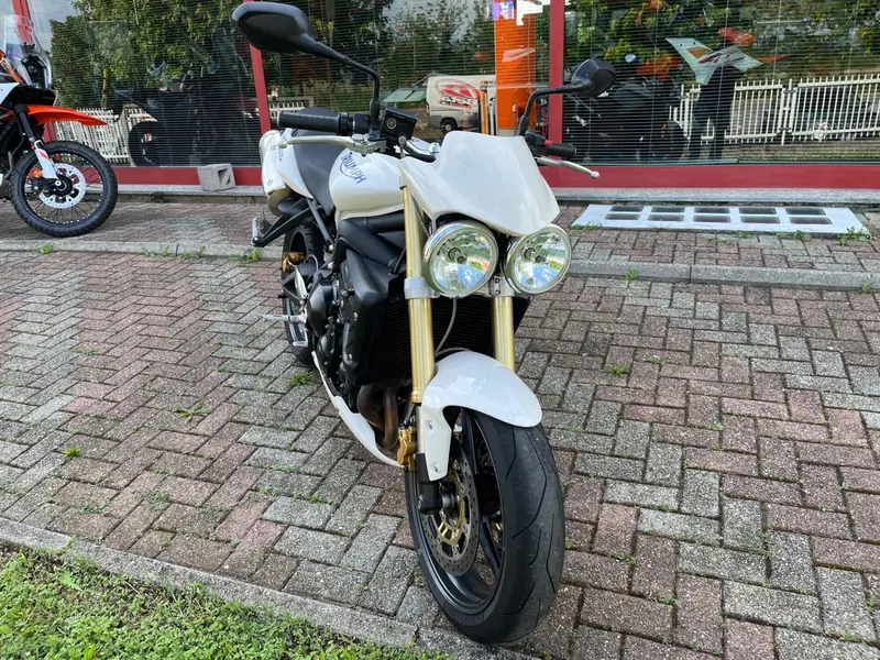 Triumph Street Triple (2007 - 12) (4)