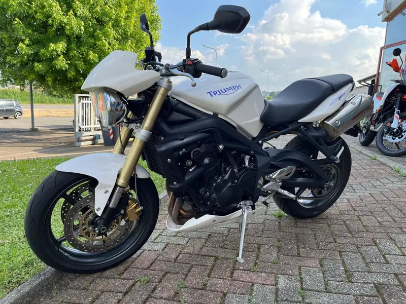 Triumph Street Triple (2007 - 12) (7)