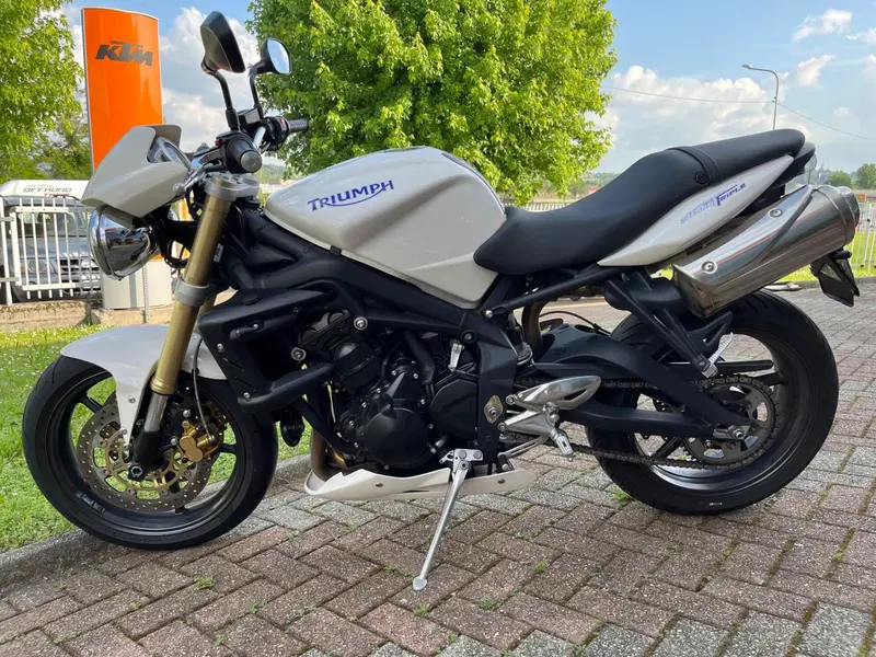 Triumph Street Triple (2007 - 12) (8)