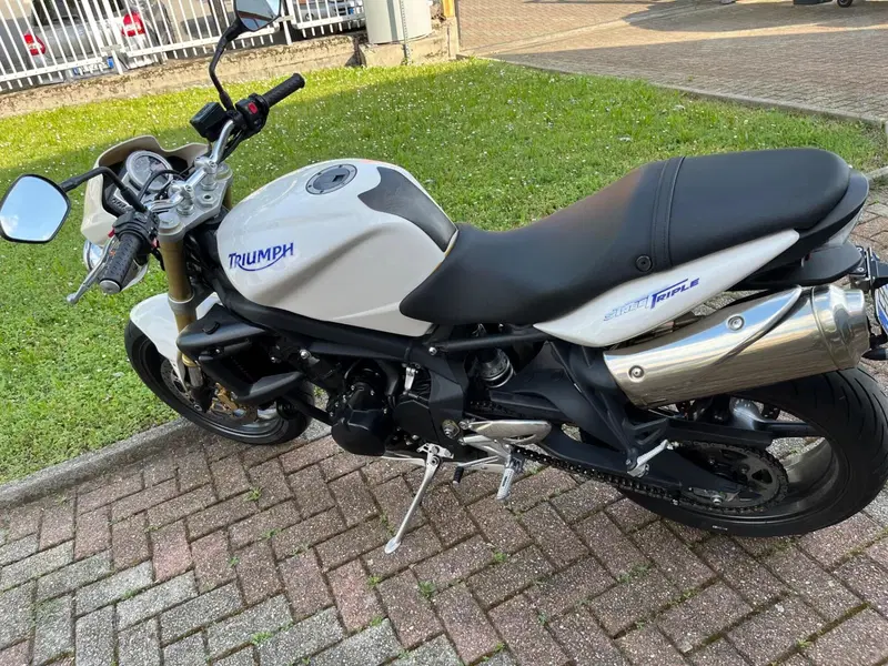 Triumph Street Triple (2007 - 12) (9)