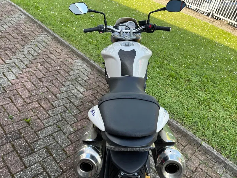 Triumph Street Triple (2007 - 12) (11)