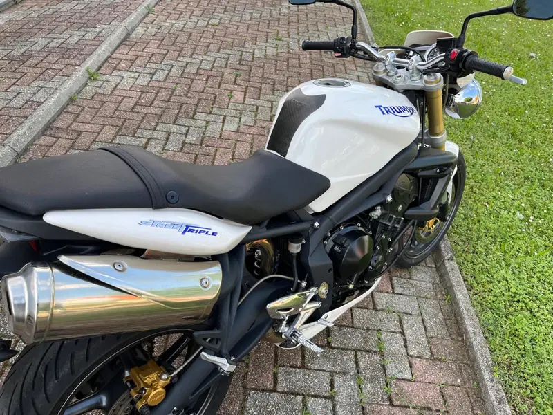 Triumph Street Triple (2007 - 12) (13)