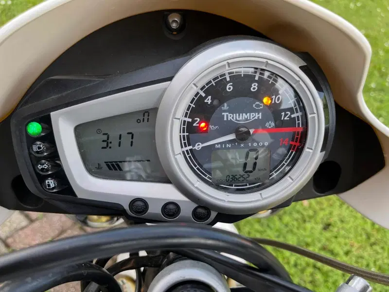 Triumph Street Triple (2007 - 12) (15)