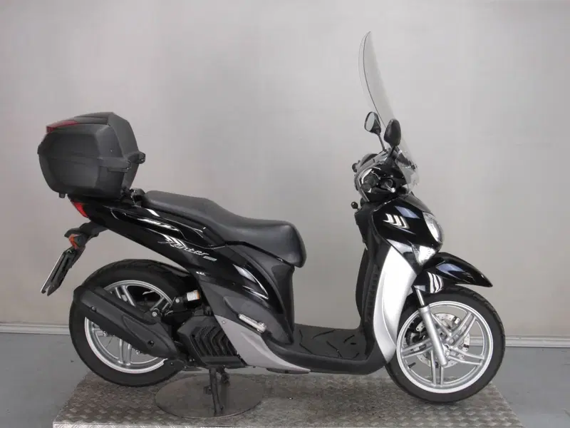 Yamaha Xenter 125 (2011 - 14) (2)
