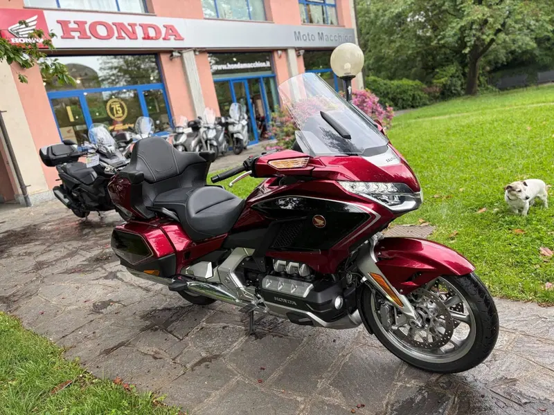 Honda GL 1800 Gold Wing DCT Tour (2020) (2)