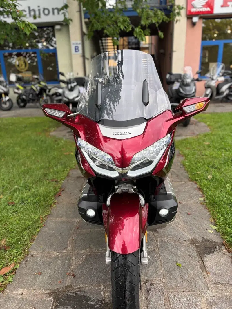 Honda GL 1800 Gold Wing DCT Tour (2020) (4)