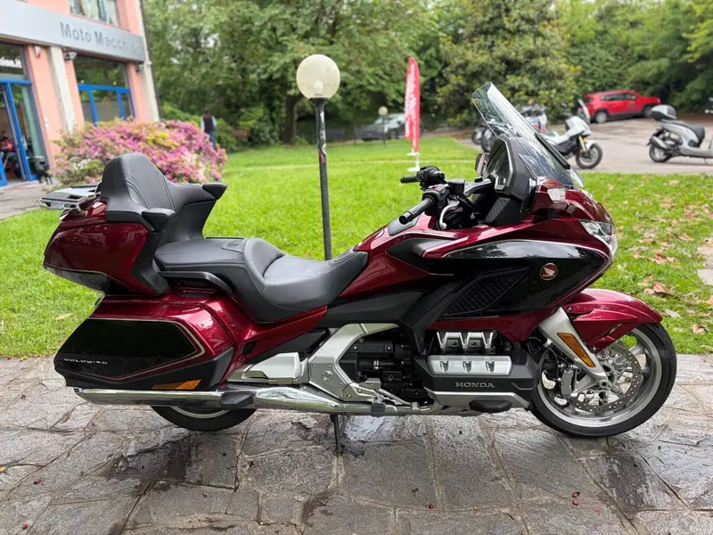 Honda GL 1800 Gold Wing DCT Tour (2020) (5)