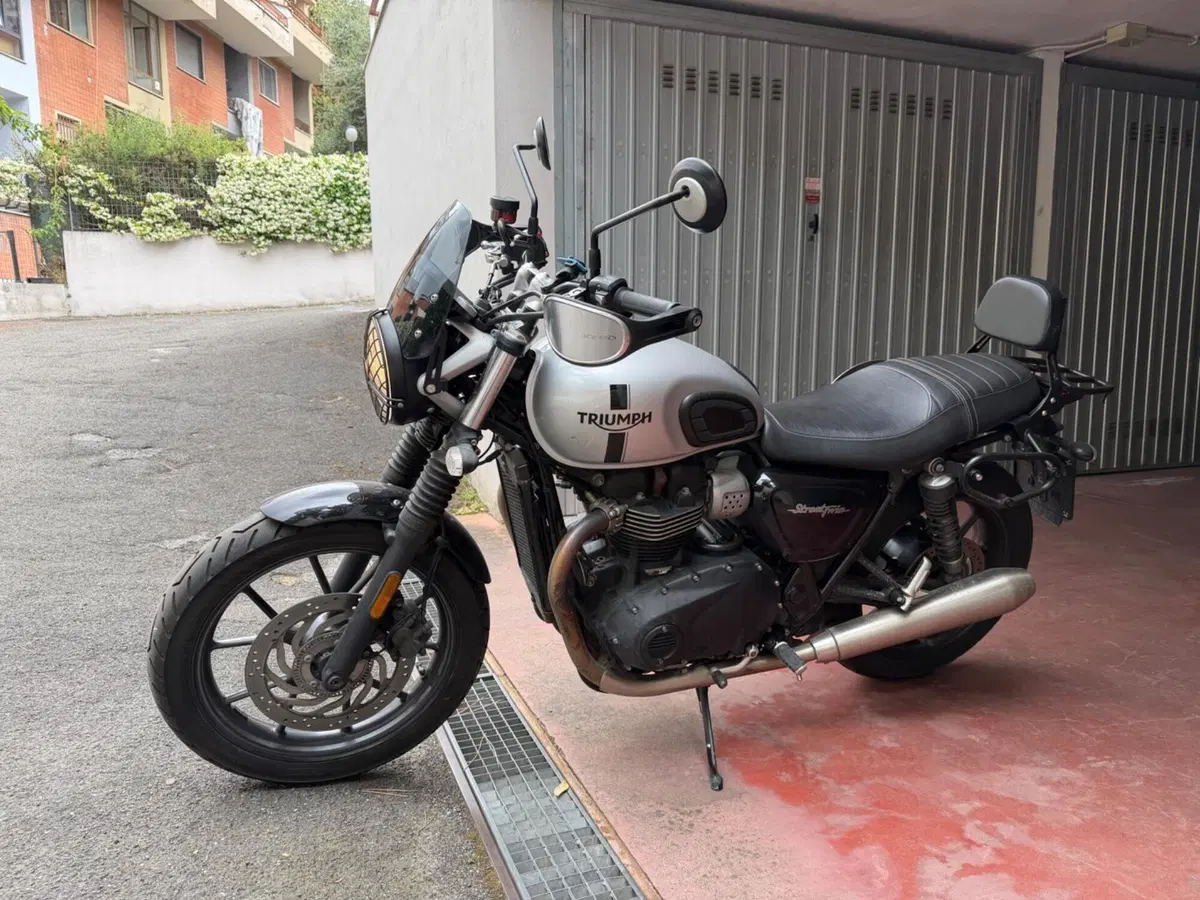 Triumph Street Twin 900 (2017 - 18) (5)