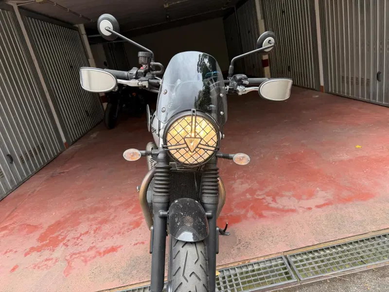 Triumph Street Twin 900 (2017 - 18) (11)