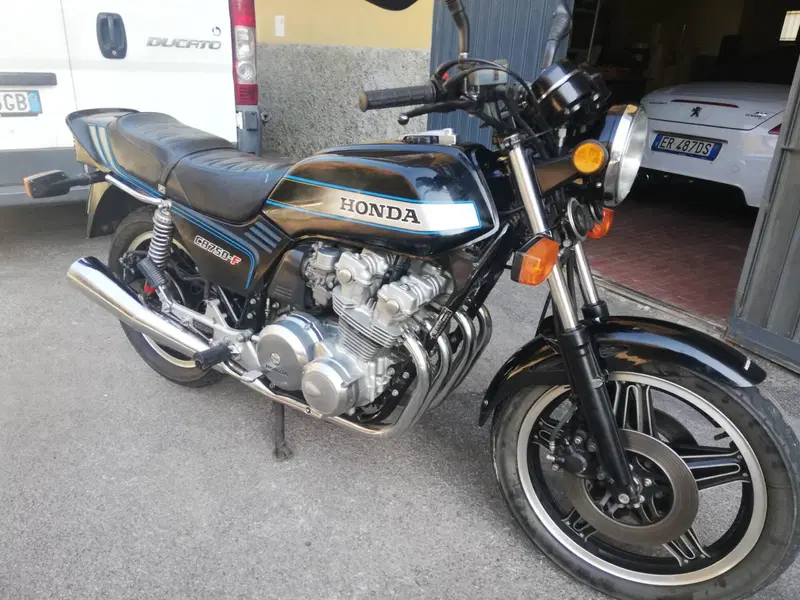 Honda 750 F (2)