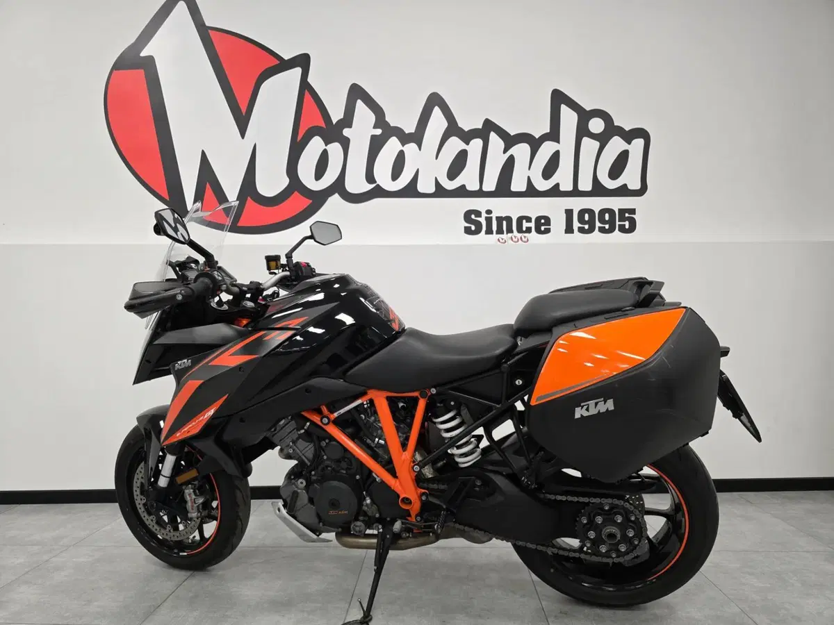 KTM 1290 Super Duke GT ABS (2016 - 18) (3)