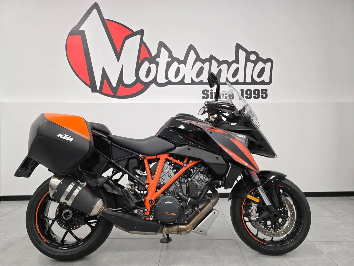 KTM 1290 Super Duke GT ABS (2016 - 18) (4)