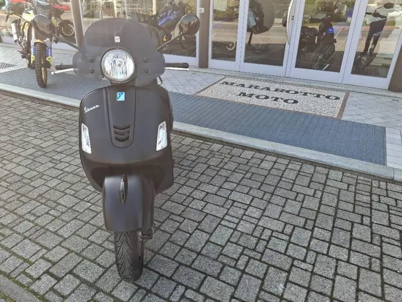 Vespa GTS 300 Super (2017 - 18) (2)