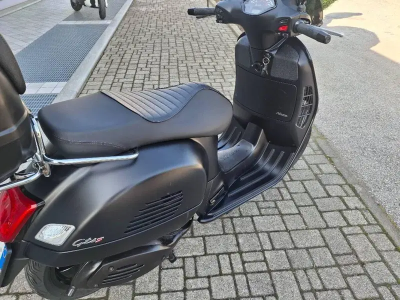 Vespa GTS 300 Super (2017 - 18) (4)