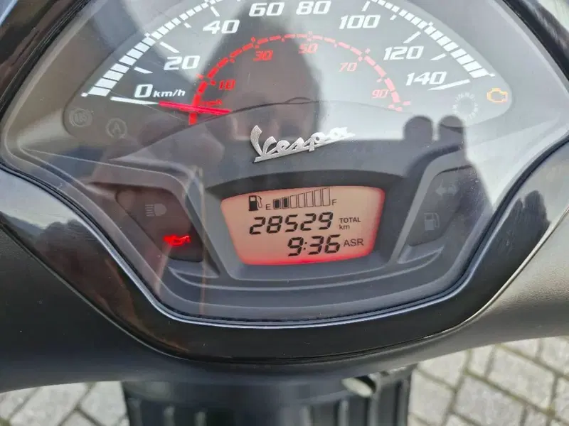 Vespa GTS 300 Super (2017 - 18) (6)
