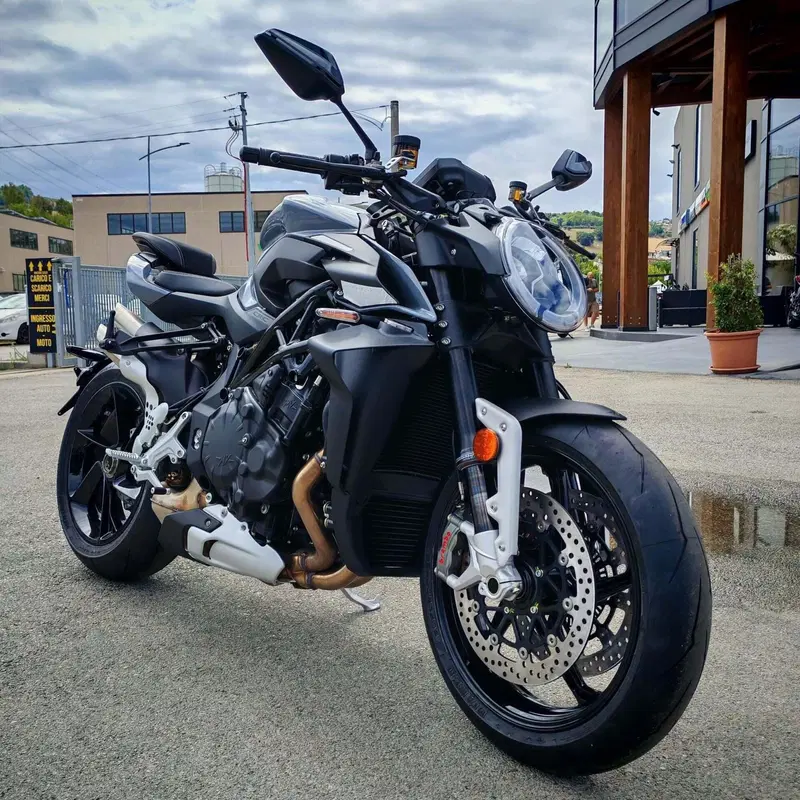 MV Agusta Brutale 1000 RS (2022 - 26) (2)