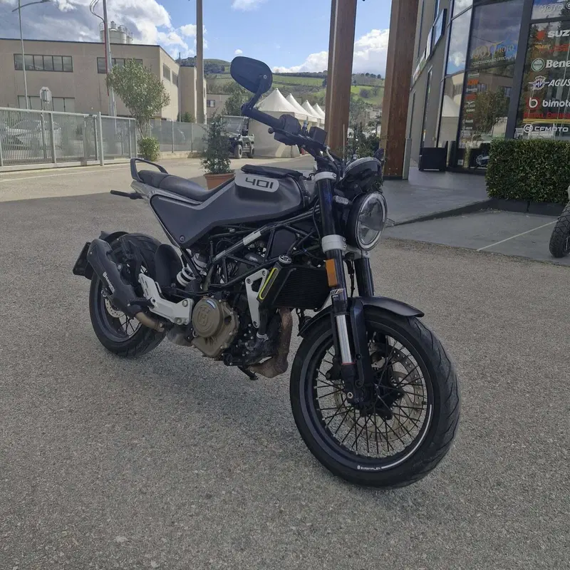 Husqvarna Svartpilen 401 (2021 - 23) (3)