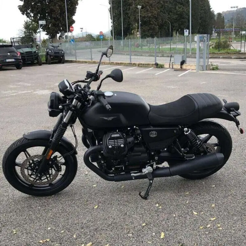 Moto Guzzi V7 Stone (2025 - 26) (4)