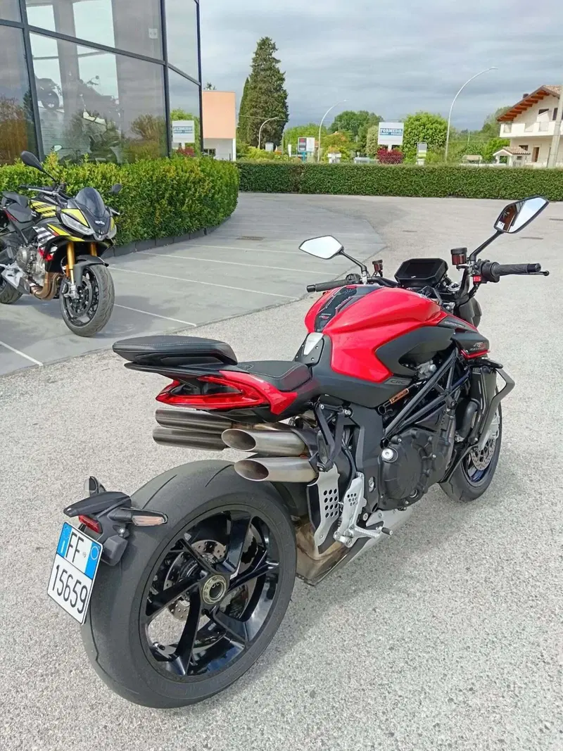MV Agusta Brutale 1000 RS (2022 - 26) (4)