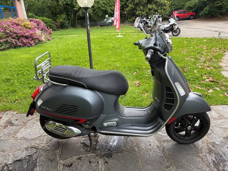Vespa GTS 300 Super Hpe (2021 - 22)