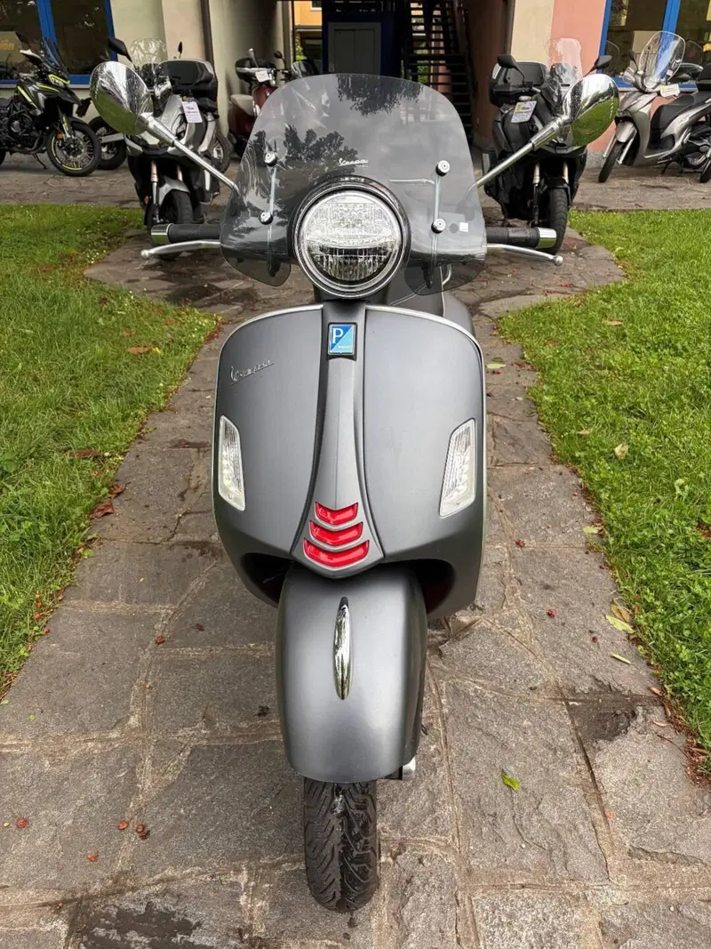 Vespa GTS 300 Super Hpe (2021 - 22) (3)