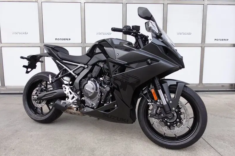 Suzuki GSX-8R (2024 - 26) (2)