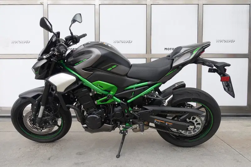 Kawasaki Z 900 Performance (2025 - 26) (3)