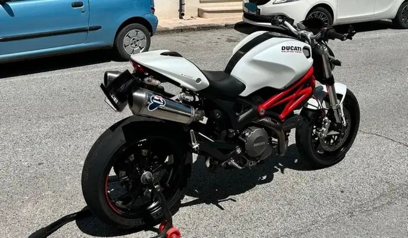 Ducati Monster 796 (2010 - 13) (2)