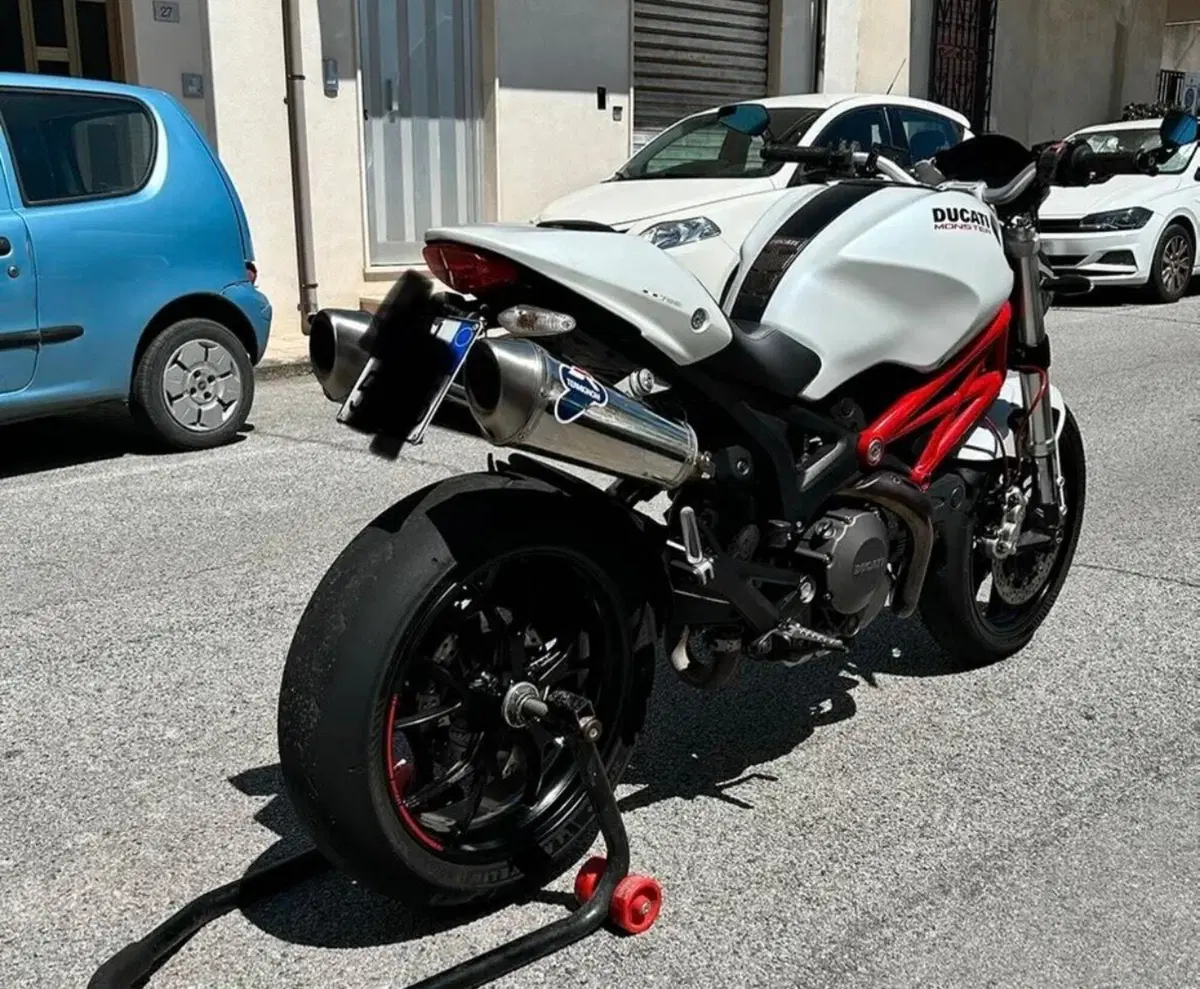 Ducati Monster 796 (2010 - 13) (3)